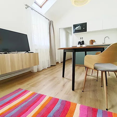 Atlas No2 With Free Parking And Ac *